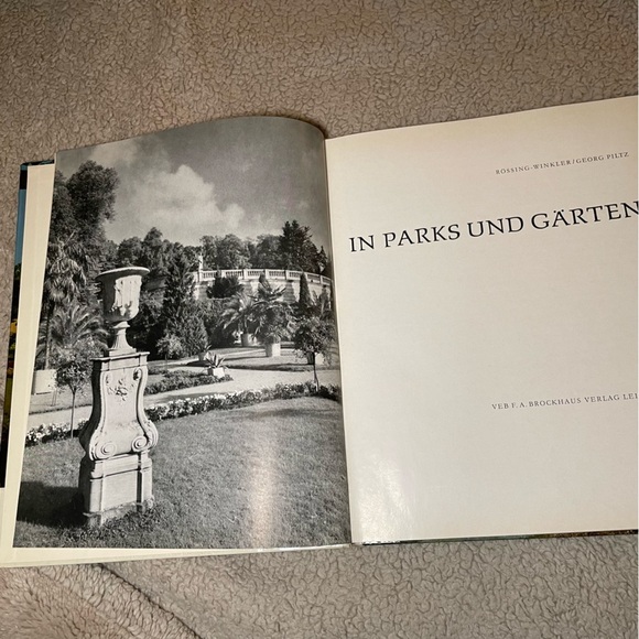In Parks und Gärten Book -written in German - Picture 5 of 7
